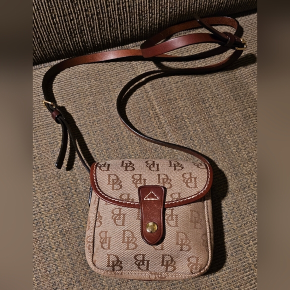 Dooney and Bourke Monogrammed Tan Canvas and Leather Mini Crossbody EUC - Picture 4 of 13